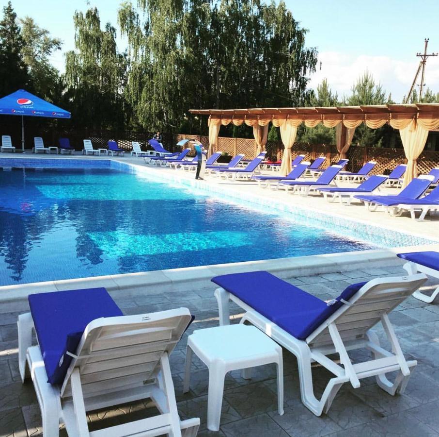 Relax Hotel - Restaurant Complex Novomoskovs'k Ngoại thất bức ảnh